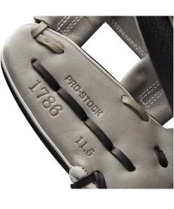 Wilson 2022 A2000 1786SS Infield Baseball Glove - 11.5